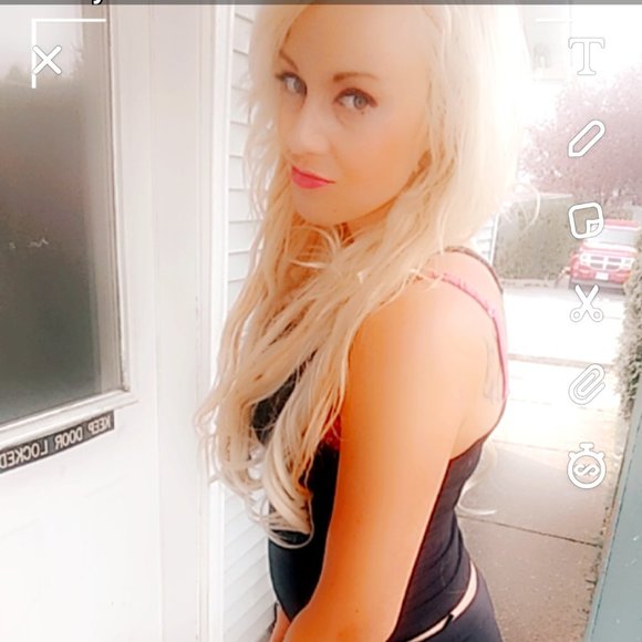 Meet your Posher, Bella - Picture 2 of 4